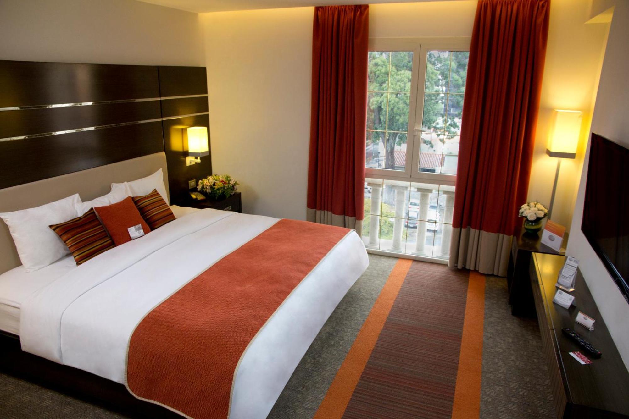 Hotel Altamira Village Каракас Екстер'єр фото