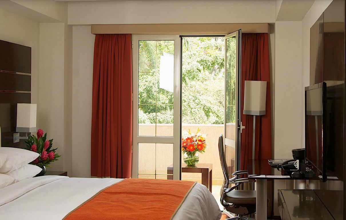 Hotel Altamira Village Каракас Екстер'єр фото